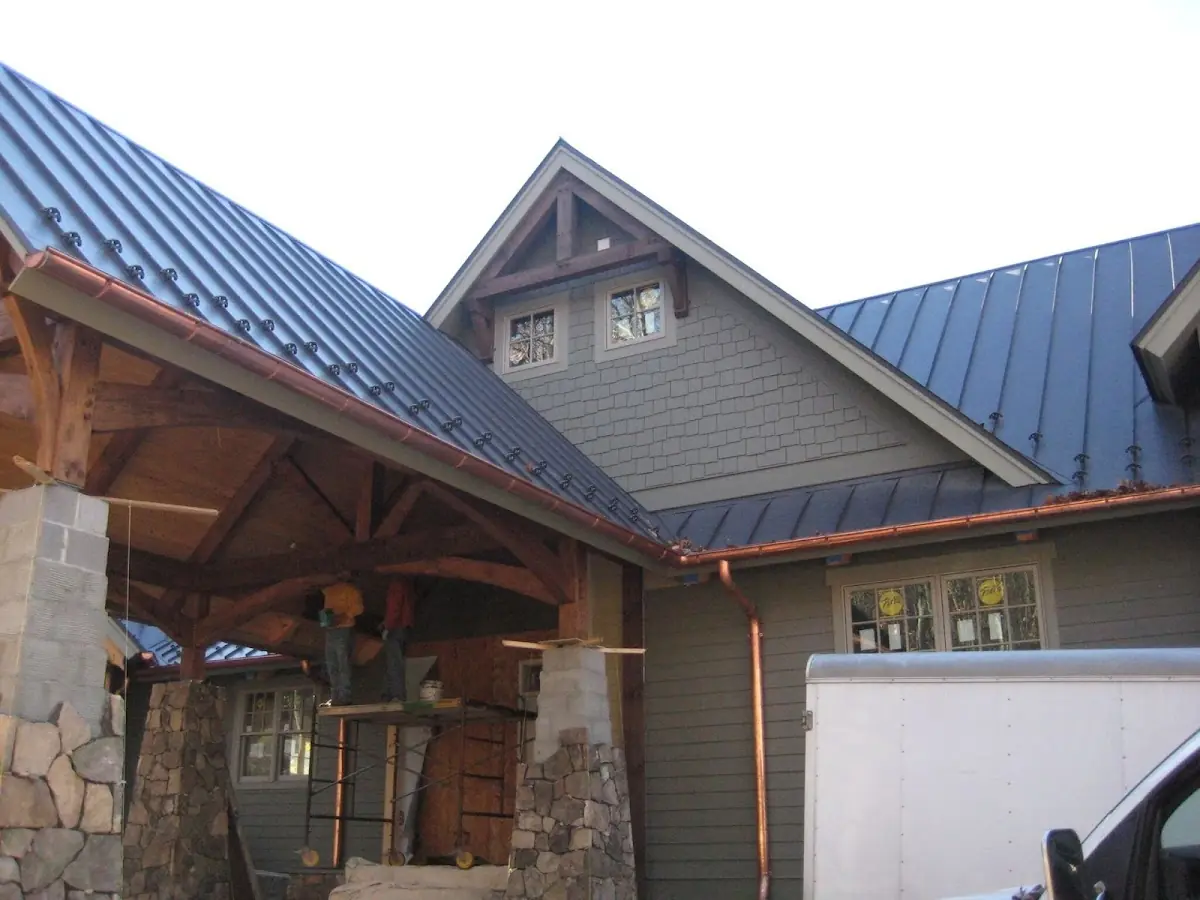 Craftsman Roofing team delivering quality roofing work in Moraine